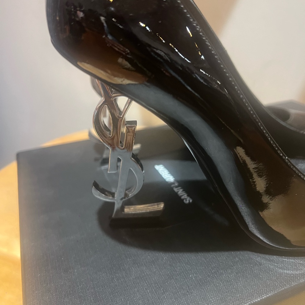 Yves Saint Laurent Black Patent Leather Heels with Logo Heel - Picture 6 of 6